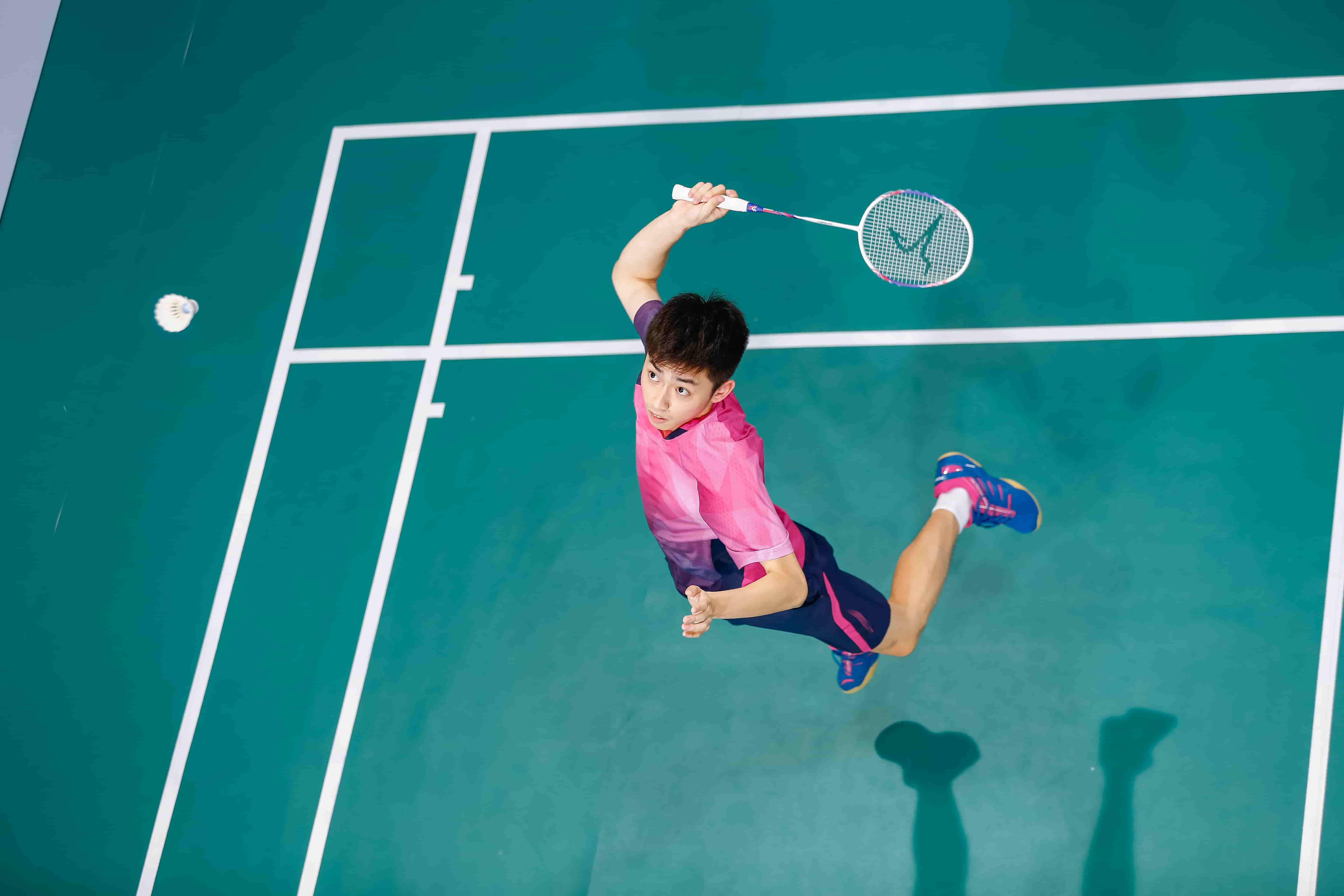 How to Hold a Badminton Racket